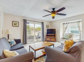 Barrier Dunes Hideaway, hotel in Oak Grove