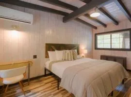 Destination Oak Creek 8 -with shared patio