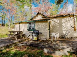 1-Bedroom Cottage #1 - White Pine, Hotel in Gravenhurst