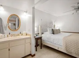 Studio Suite- Country