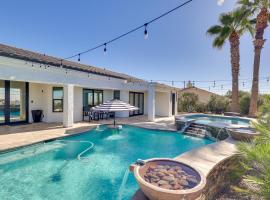4 Mi to Dtwn Luxe Gem with Pool in Lake Havasu City، فندق في مدينة ليك هافاسو