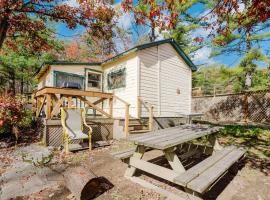2-Bedroom Cottage #2 - Shortleaf Pine, hotel u gradu Grejvenherst