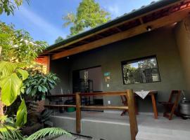 Chalé Suítes Casa na Praia de Itamambuca, hotel in Ubatuba