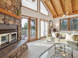 Spacious 4 Bedroom Retreat Near Lake Tahoe- Comfort and Views, hotel a Stateline