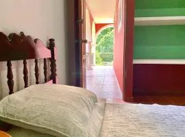 Habitacion chica con piscina