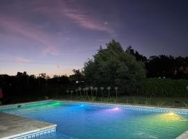 Las Moras saladillo, hotel in Saladillo