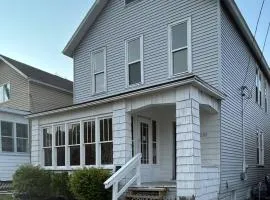 Family-Friendly Retreat near Manistee Riverwalk