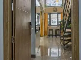 Modern Loft-Style Condo - Perfect for Families or Couples