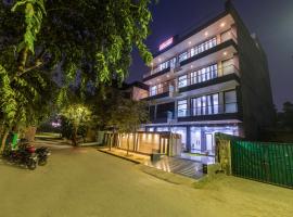 Hotel Aura Grand sector 63A Noida I Couple Friendly, hotel in Noida