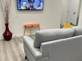 Modern Basement Suite near West Edmonton Mall, apartement sihtkohas Edmonton