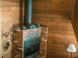 Rustic Cabin for 2 in Oak Creek Cabin Sycamore