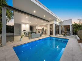 3 Moffat Beach Holiday House, Hotel in Caloundra