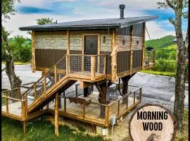 "Morning Wood" Luxury Treehouse Retreat Near Dollywood & Pigeon Forge