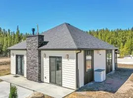 Romantic Mountain Retreat with Scenic Views!