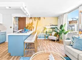 Luxury Waikīkī Condo - 1BR King Suite, Full Kitchen, Rooftop Pool, 700ft to Beach l Sea La Vie