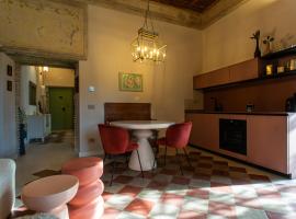 Appartamento con terrazza La Voliera di Bacco, hotel in Frascati