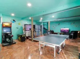 Firepit, Hot Tub, Games In & Out, Spacious