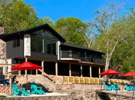 Firepit, Hot Tub, Games In & Out, Spacious