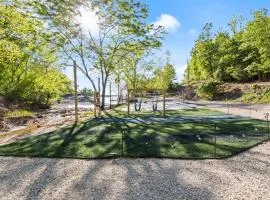 Firepit, Hot Tub, Games In & Out, Spacious