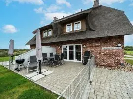 Reetgedecktes Wohlfühlhaus Nordseeloft 98b mit Sauna und Kamin