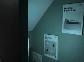 Close to Kingston Downtown