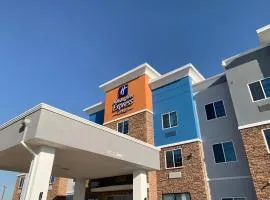 Holiday Inn Express & Suites Bridgeport by IHG