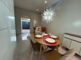 Casa 03 - Casa com 2 quartos, localizada próximo a rodoviária e aeroporto