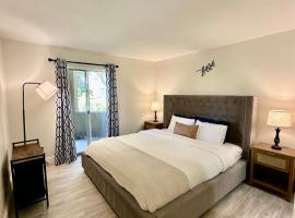 The Charming Condo First Floor, Patio, And Pool，科洛納的飯店