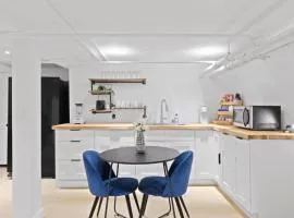 20 Mins to Times Sq. EWR | Cozy Apartment | Sleeps 4