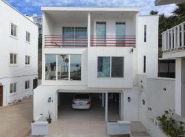 Beach house oceacn front Rosarito, Hotel in Rosarito