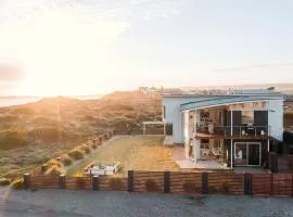 Tahiti Haven Ocean Front Modern Family Escape