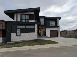 21 Greenwich Common NW Calgary Alberta