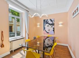 Cozy 3BR Townhome Walk to City Center & Park Free, khách sạn ở Luxembourg