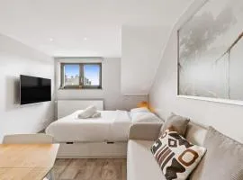 Modern Limpertsberg Studio Near City Center