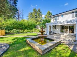 Private Pool and Home Theater Buchanan Family Home!, hotel in Buchanan