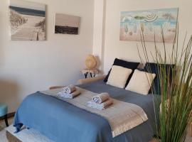 Cocon lumineux à Bandol à deux pas de la plage et de la gare, hotel in Bandol