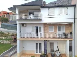 Apartments with parking space Stanici, Omis - 11421