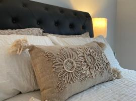 Casa Del Mar-A family Suite in Victoria, ξενοδοχείο σε Langford