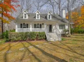Woodland Retreat - Modern Comfort Near Nashville