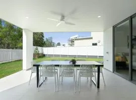 Gledswood Hills Home Near Camden & Campbelltown Golf Views