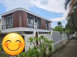 Hei-Sola Bali Villa ,3BR Luxury Stay Near Canggu