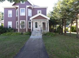 The Happy Place, hotel in Brockton