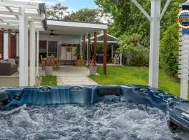Callala Bay Gem - Jervis Bay - Pet Friendly Getaway with Spa