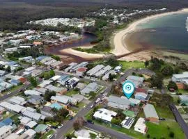 Sandy Feet Retreat I Pet Friendly I 1 Min Walk to Beach