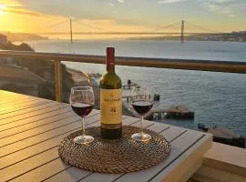 Cais Cacilhas Sunset - Full AC & Lisbon Panoramic Balcony