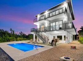 Isla Sol Waterfront Oasis w Pool Dock Kayaks