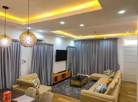 Modern Serene 7-Guest Townhome