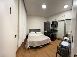 1Kitnet ao lado da Praça Leonardo Venerando, hotel en Lavras