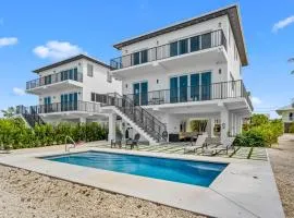 Isla Luna ~ Waterfront Oasis ~ Pool ~ Dock~ Kayaks