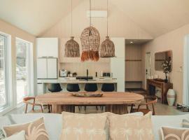 Zen House 7 - Villas & Spa, hotel in Morin Heights